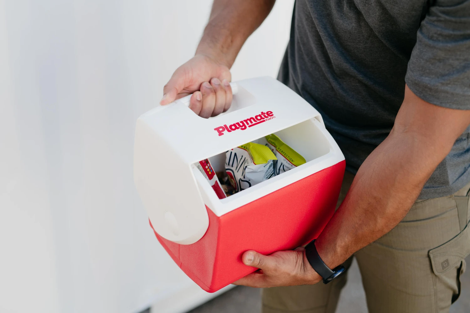 IGLOO Playmate Pal Cooler Red 5 IGLOO Playmate Pal Cooler Red - Image 5