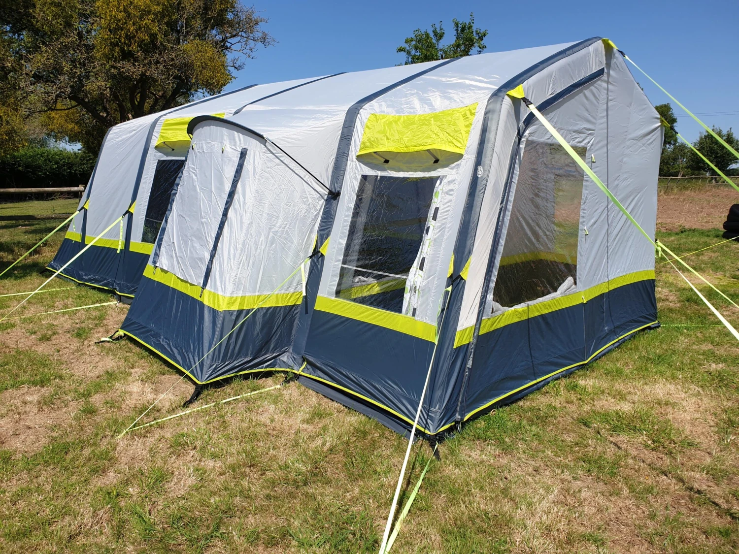 OLPRO Home 5 Berth Inflatable Family Tent 4 OLPRO Home 5 Berth Inflatable Family Tent - Image 4