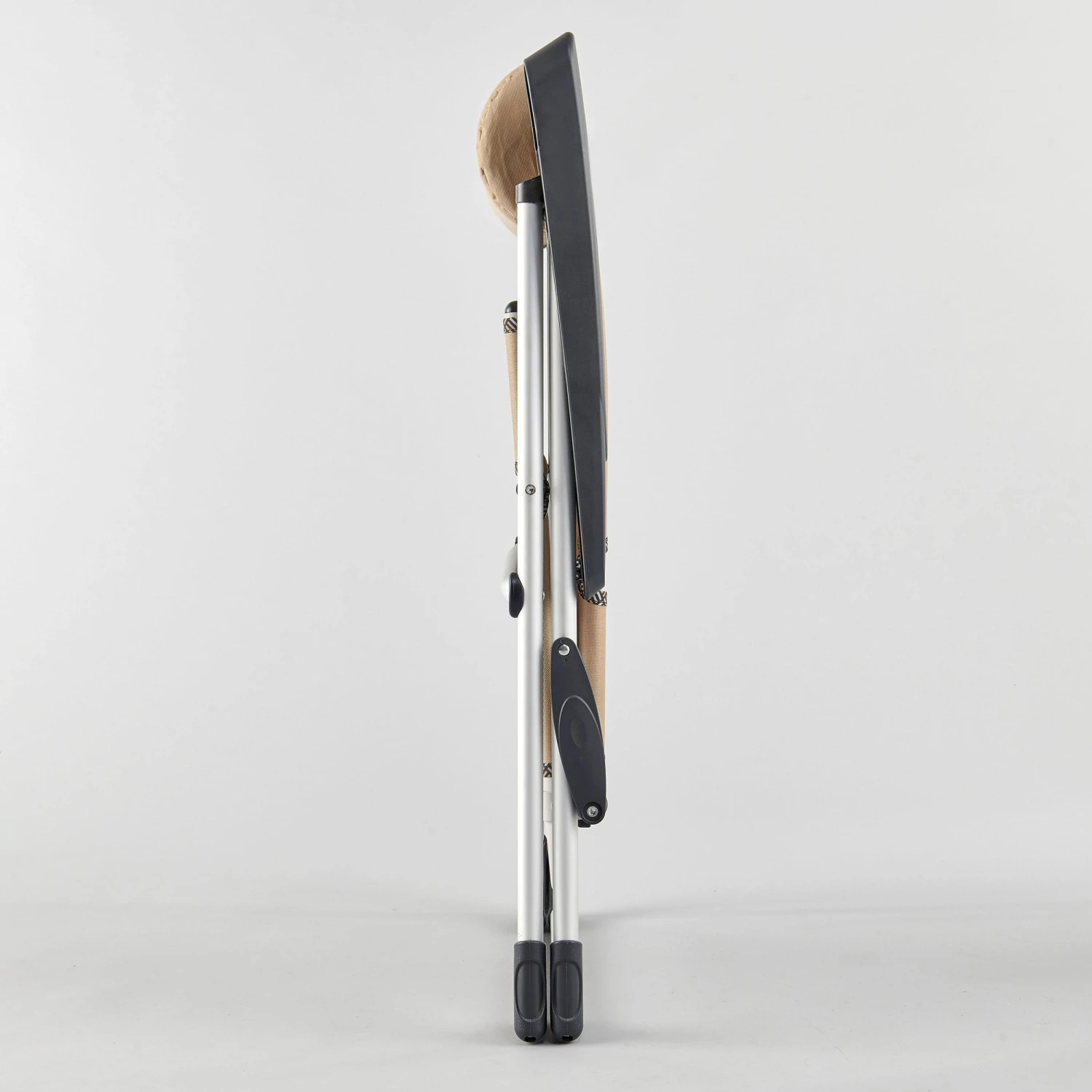 Quechua Folding Reclining Camping Chair 8 Quechua Folding Reclining Camping Chair - Image 8