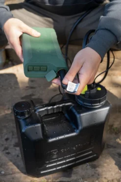 RidgeMonkey Outdoor Power Shower (Full Kit) (RM507) 8 RidgeMonkey Outdoor Power Shower (Full Kit) (RM507) -Outdoor Camping Shop k2b580bc4c563bc55cf211e74fe44601c