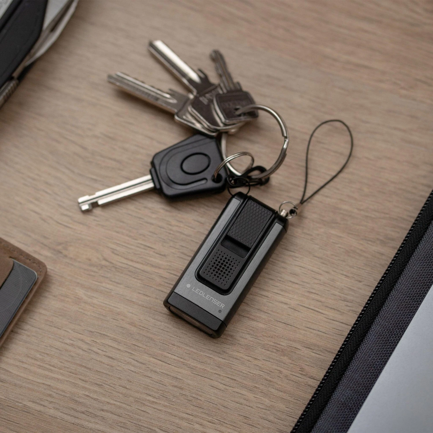 Ledlenser K6R Safety LED Rechargeable Keyring Torch (Rose Gold) 8 Ledlenser K6R Safety LED Rechargeable Keyring Torch (Rose Gold) - Image 8