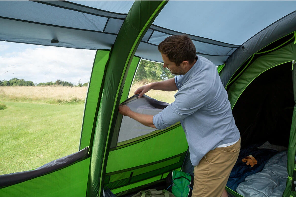 Coleman Weathermaster 6XL BlackOut Air Tent 6 Coleman Weathermaster 6XL BlackOut Air Tent - Image 6