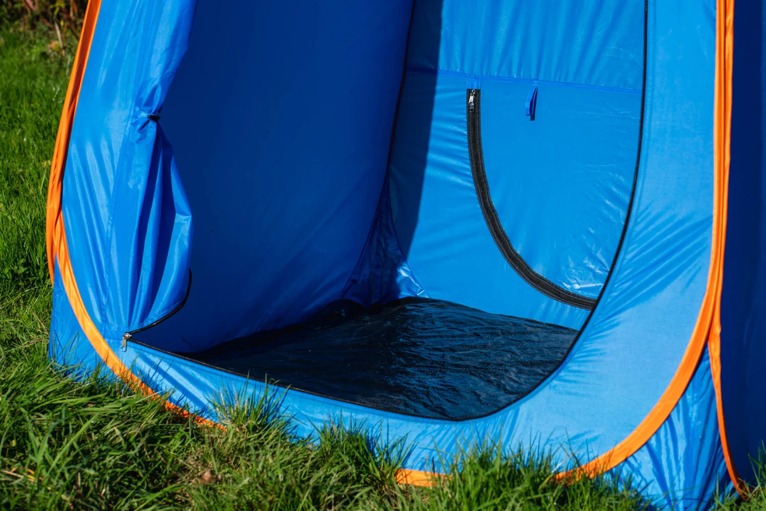 OLPRO Pop Up Shower & Utility Tent 4 OLPRO Pop Up Shower & Utility Tent - Image 4