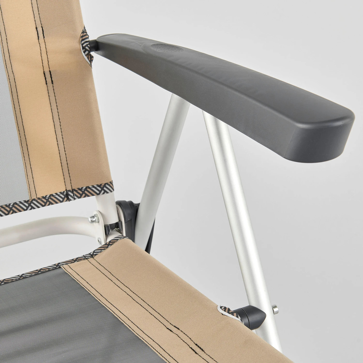 Quechua Folding Reclining Camping Chair 9 Quechua Folding Reclining Camping Chair - Image 9